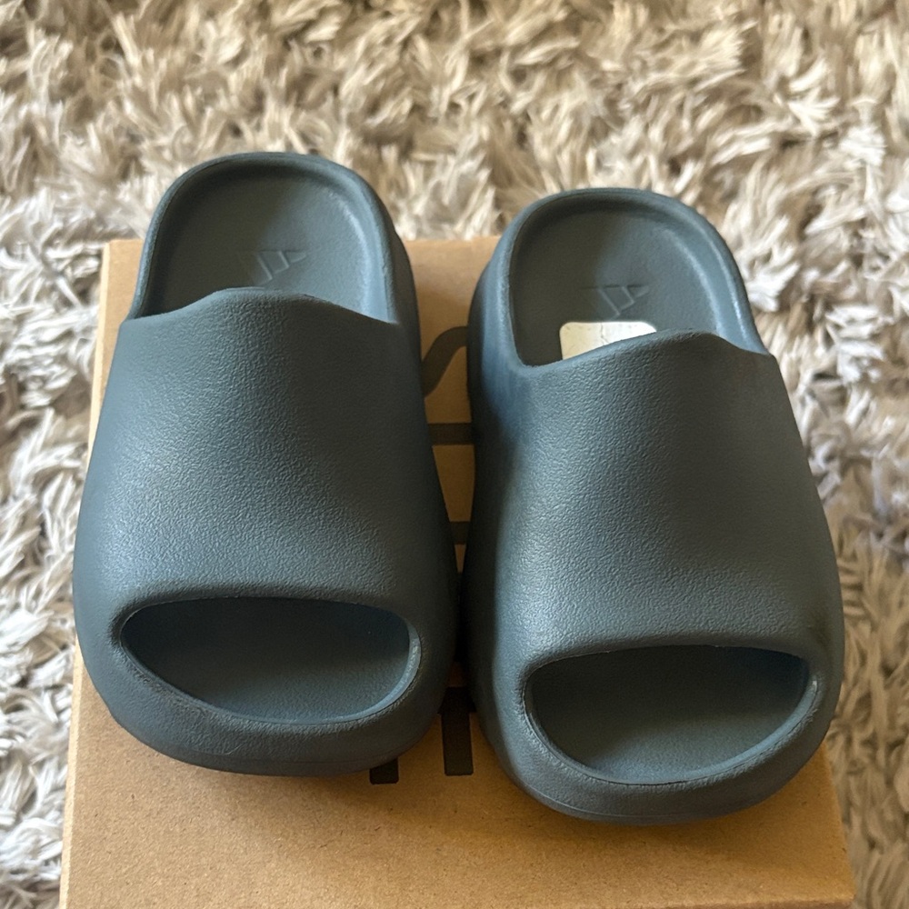 Yeezy Slide